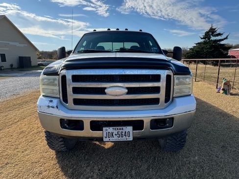 Used 2006 Ford F350 XLT image 5
