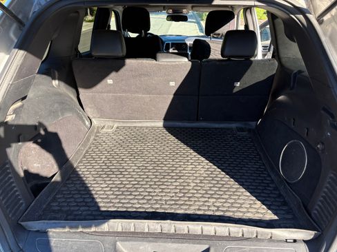 Used 2011 Jeep Grand Cherokee 70th Anniversary image 9