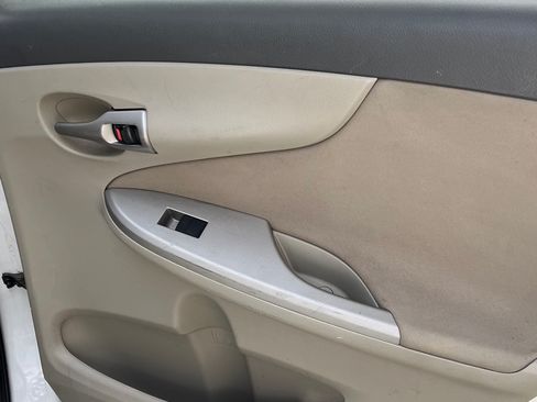 Used 2010 Toyota Corolla image 14