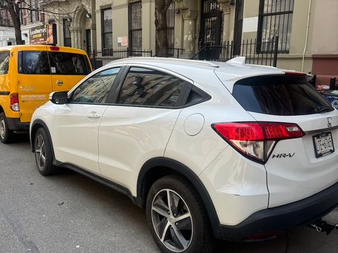 Used 2021 Honda HR-V EX image 6