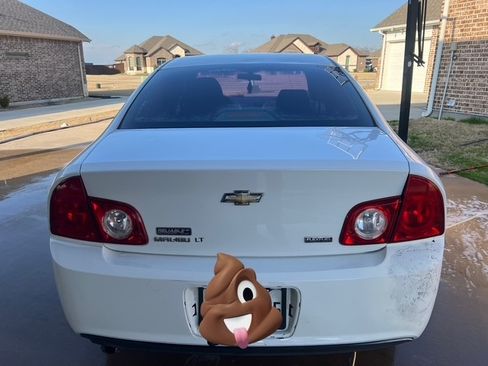 Used 2010 Chevrolet Malibu LT image 2