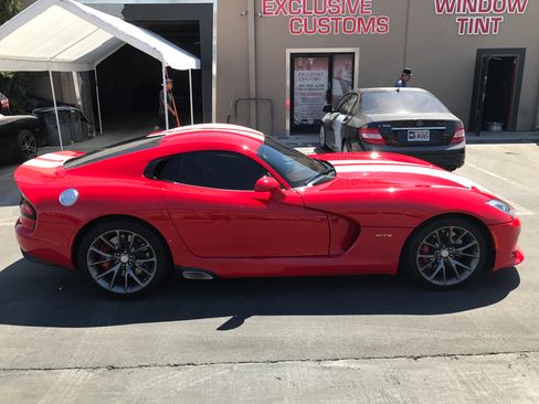 Used 2013 SRT Viper GTS w/ GTS Laguna Interior Pkg image 4