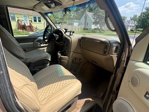 Used 2003 Chevrolet Astro Passenger AWD w/ LT Preferred Equipment Group image 6