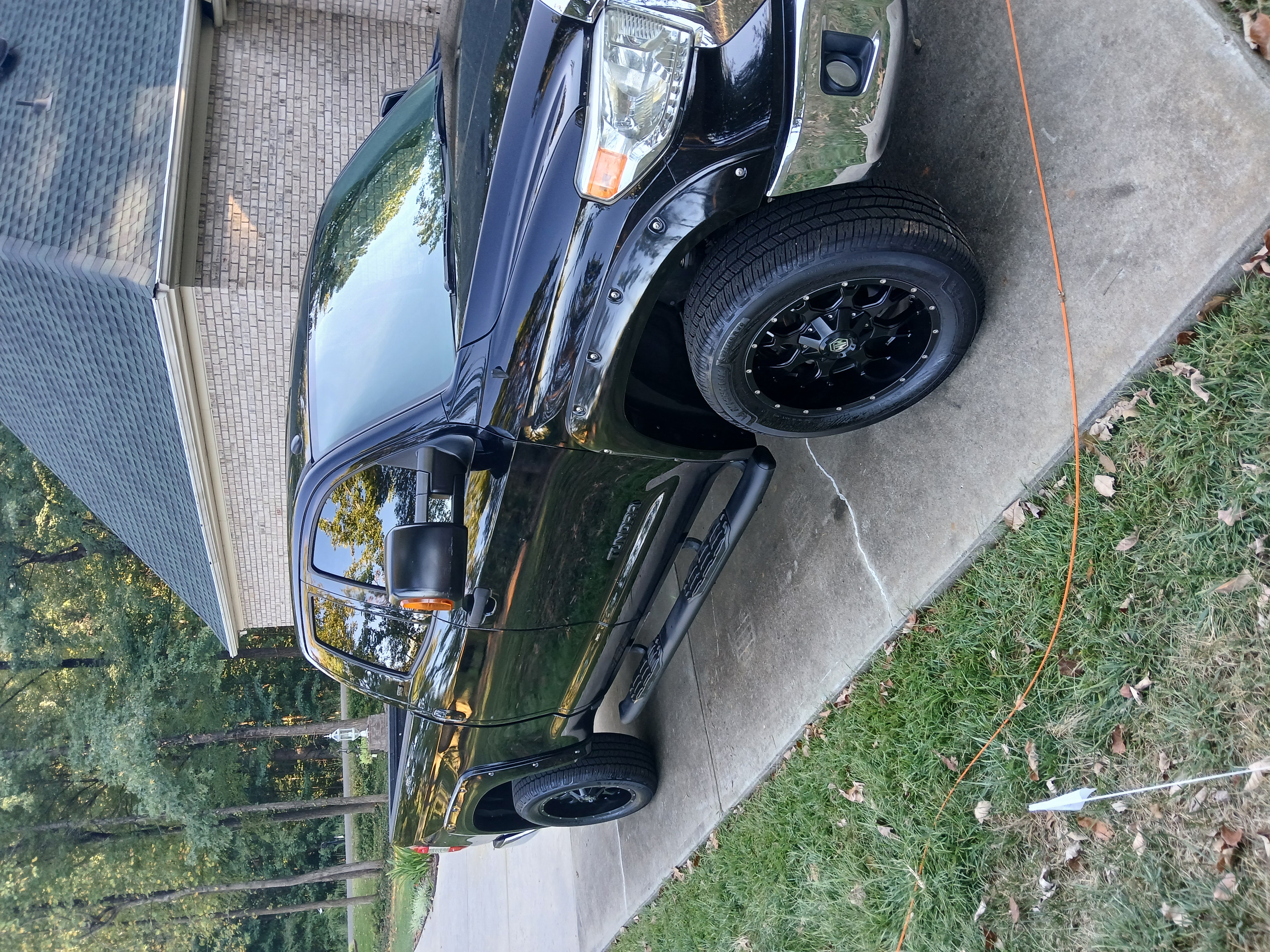 Used 2017 Toyota Tundra SR5 w/ SR5 Upgrade Package RWD image 18