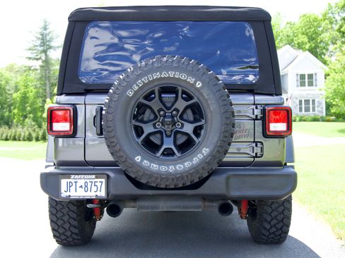Used 2020 Jeep Wrangler Sport AWD/4WD image 12