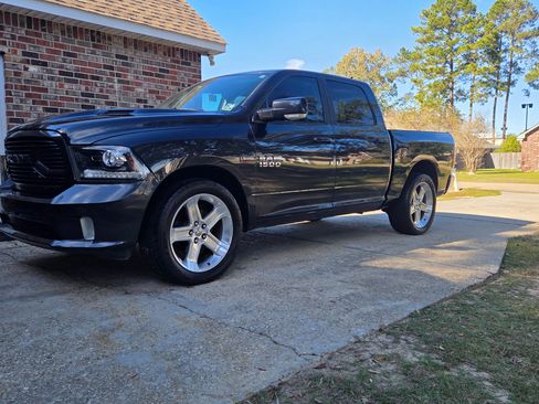 Used 2018 RAM 1500 Sport w/ Convenience Group image 2