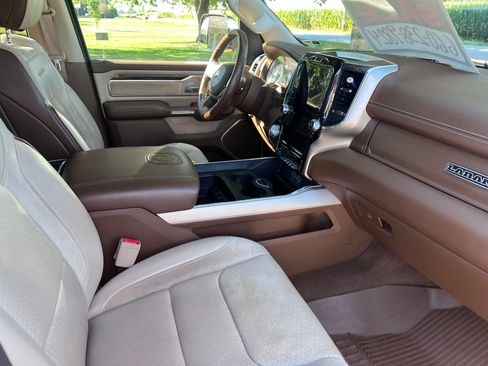 Used 2020 RAM 1500 Laramie AWD/4WD image 15