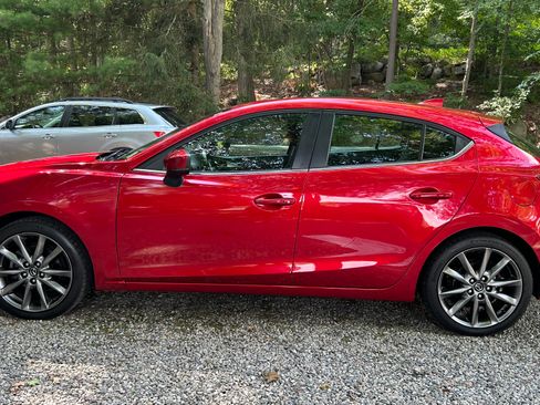 Used 2018 MAZDA MAZDA3 Touring FWD image 14