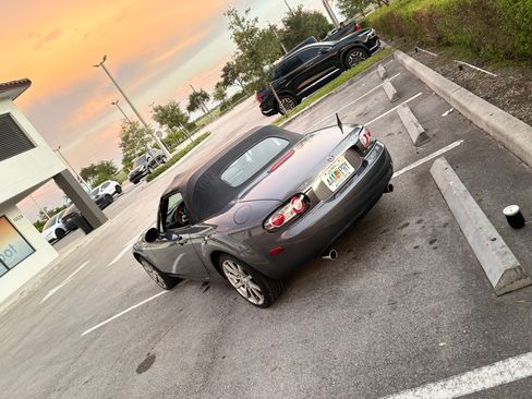 Used 2007 MAZDA MX-5 Miata Touring RWD image 8