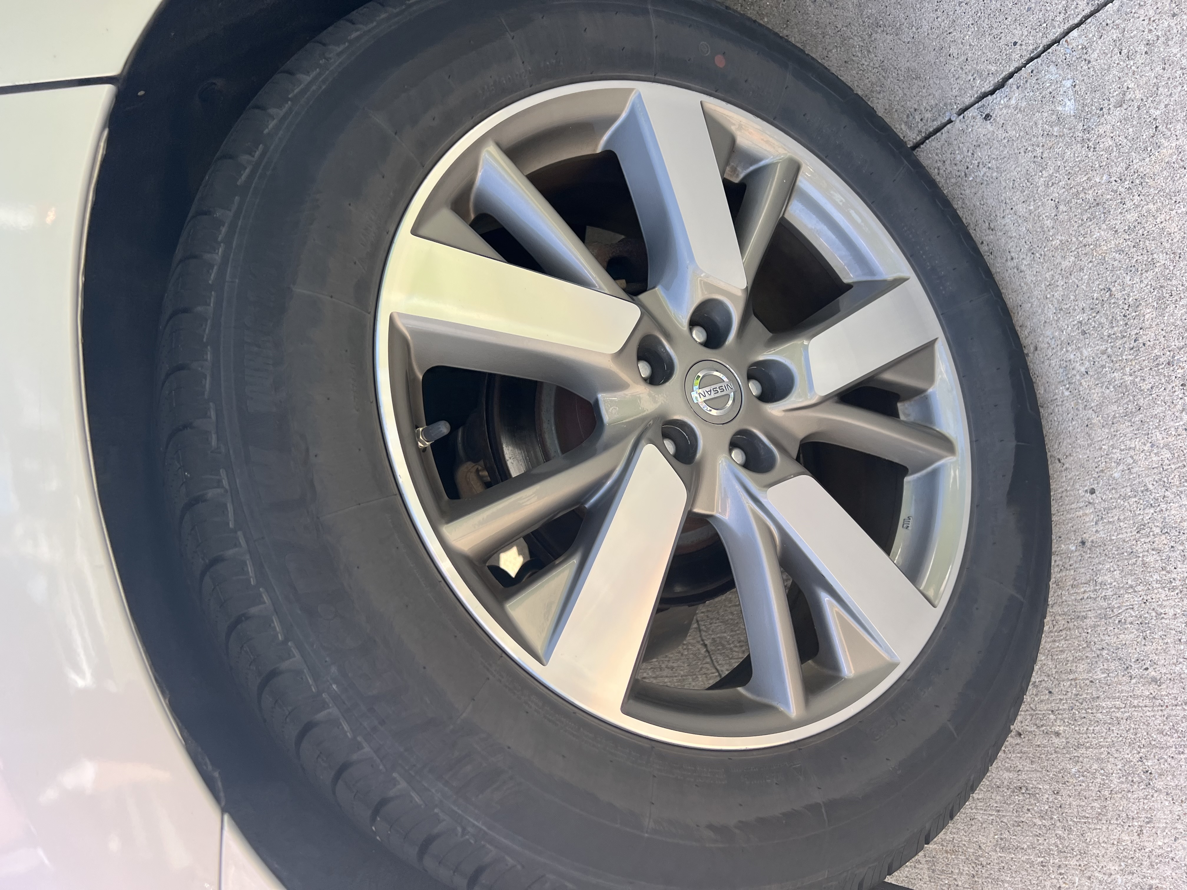 Used 2014 Nissan Pathfinder Platinum w/ Platinum Premium Package AWD/4WD image 17