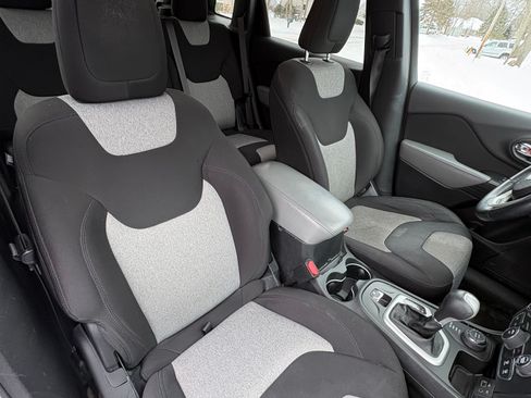 Used 2014 Jeep Cherokee Latitude image 17