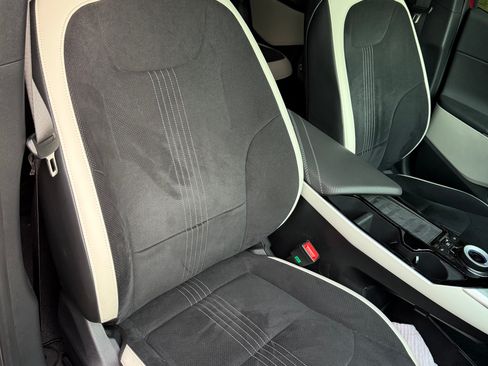 Used 2023 Kia EV6 GT-Line w/ GT-Line Suede Seat Package image 9