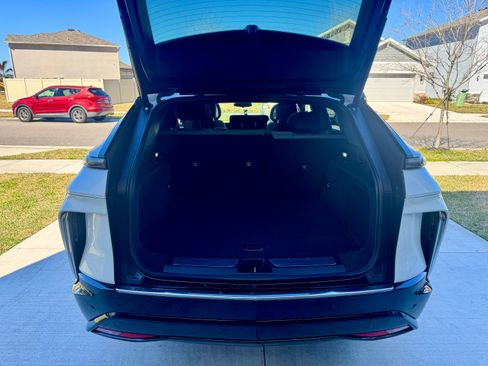 Used 2024 Cadillac Lyriq Tech image 13