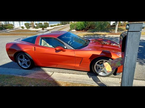 Used 2005 Chevrolet Corvette Coupe 2D w/ Preferred Equipment Group image 1