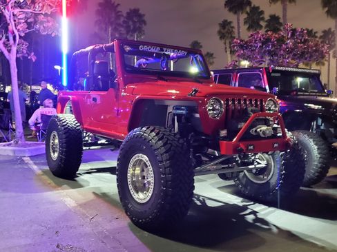 Used 2006 Jeep Wrangler Unlimited w/ Premium Audio Group image 8