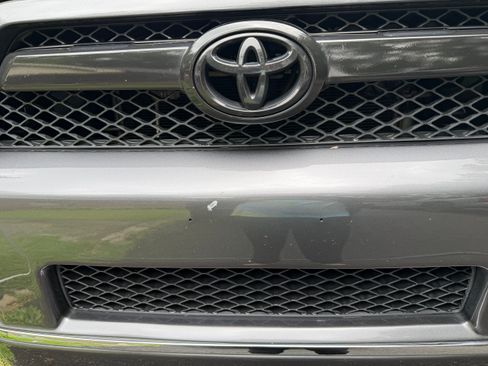 Used 2010 Toyota 4Runner SR5 AWD/4WD image 9