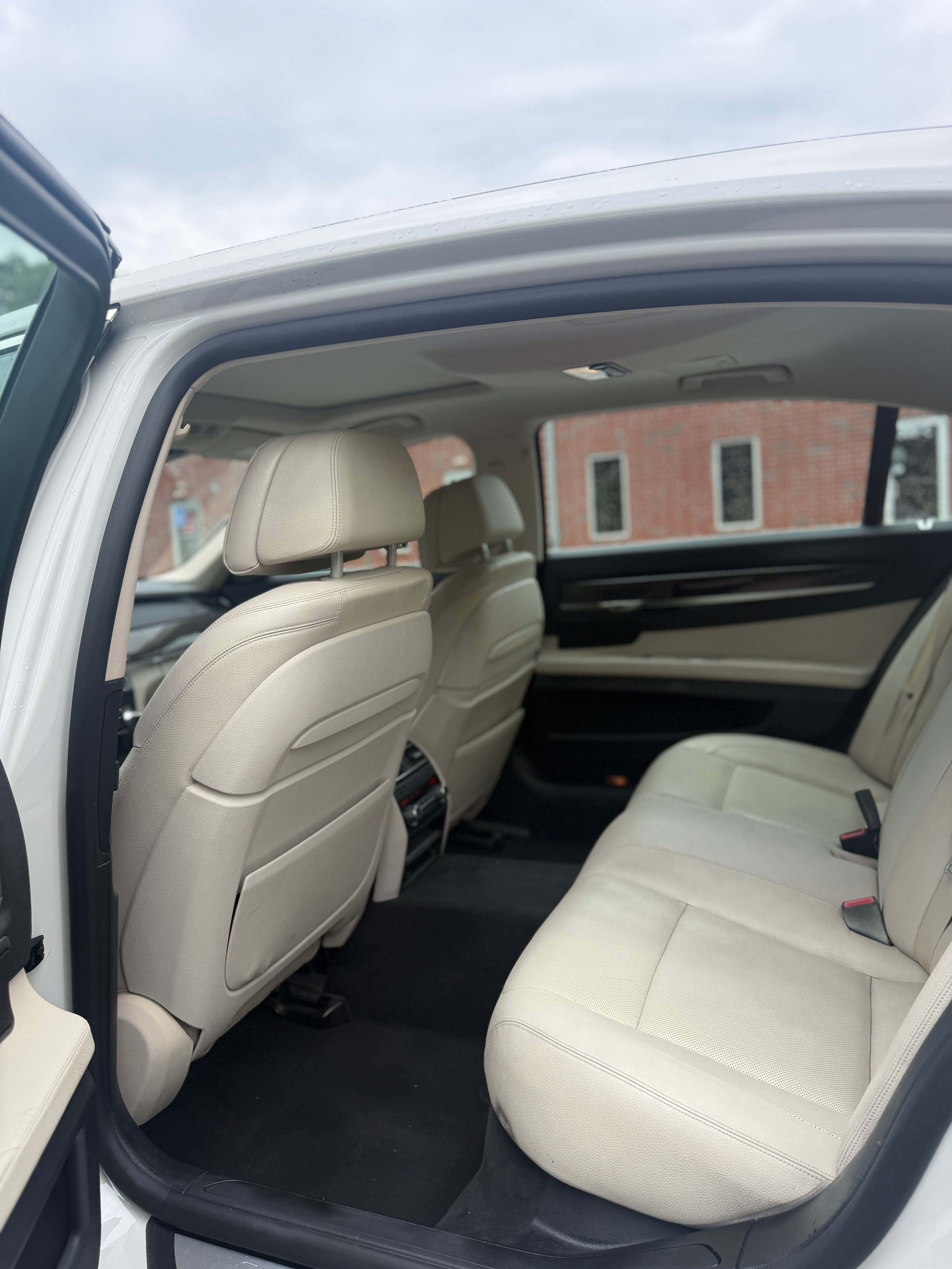 Used 2015 BMW 740Li xDrive AWD/4WD image 12