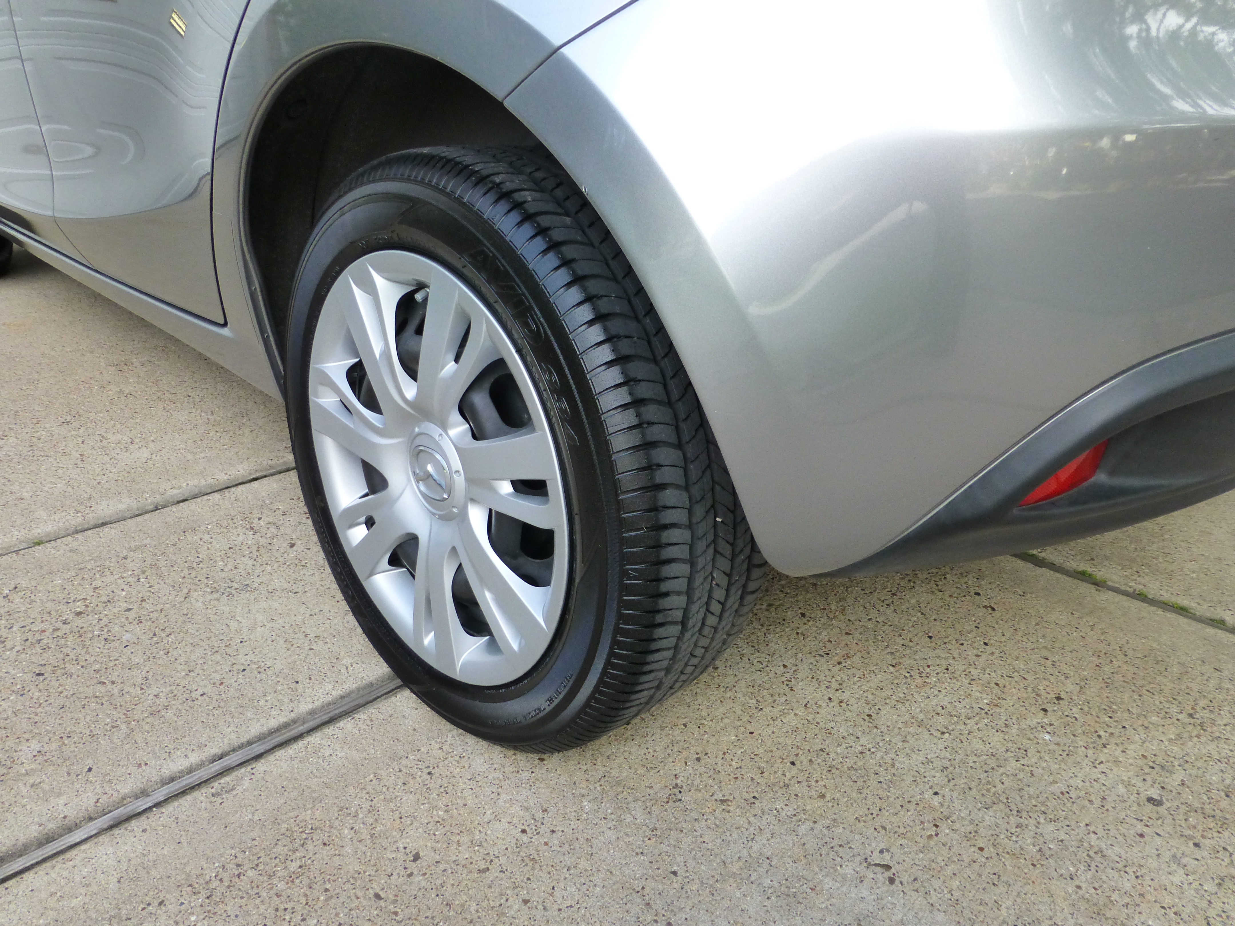Used 2012 MAZDA MAZDA2 Sport FWD image 10