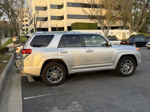 Used 2010 Toyota 4Runner Limited image 13