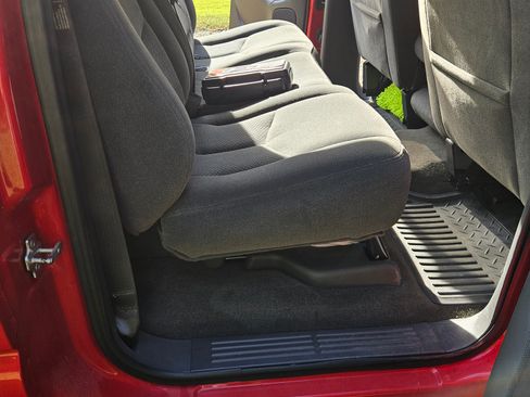 Used 2005 Chevrolet Silverado 1500 LS w/ Light Duty Power Package image 16