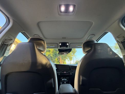 Used 2023 Kia Niro EX Touring image 25