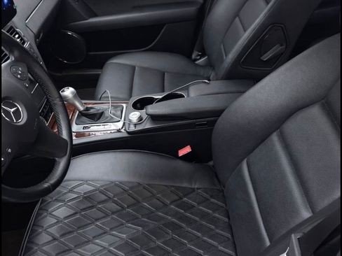 Used 2011 Mercedes-Benz C 300 4MATIC Sedan image 6