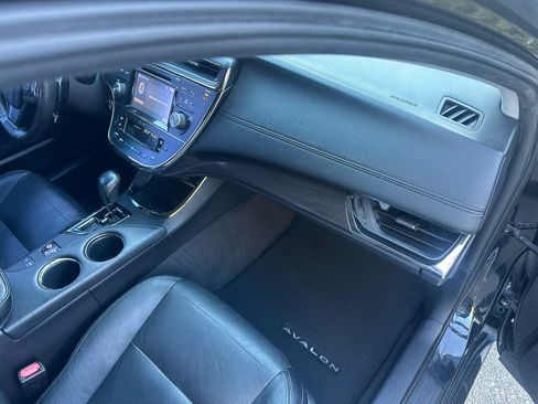 Used 2016 Toyota Avalon XLE FWD image 15