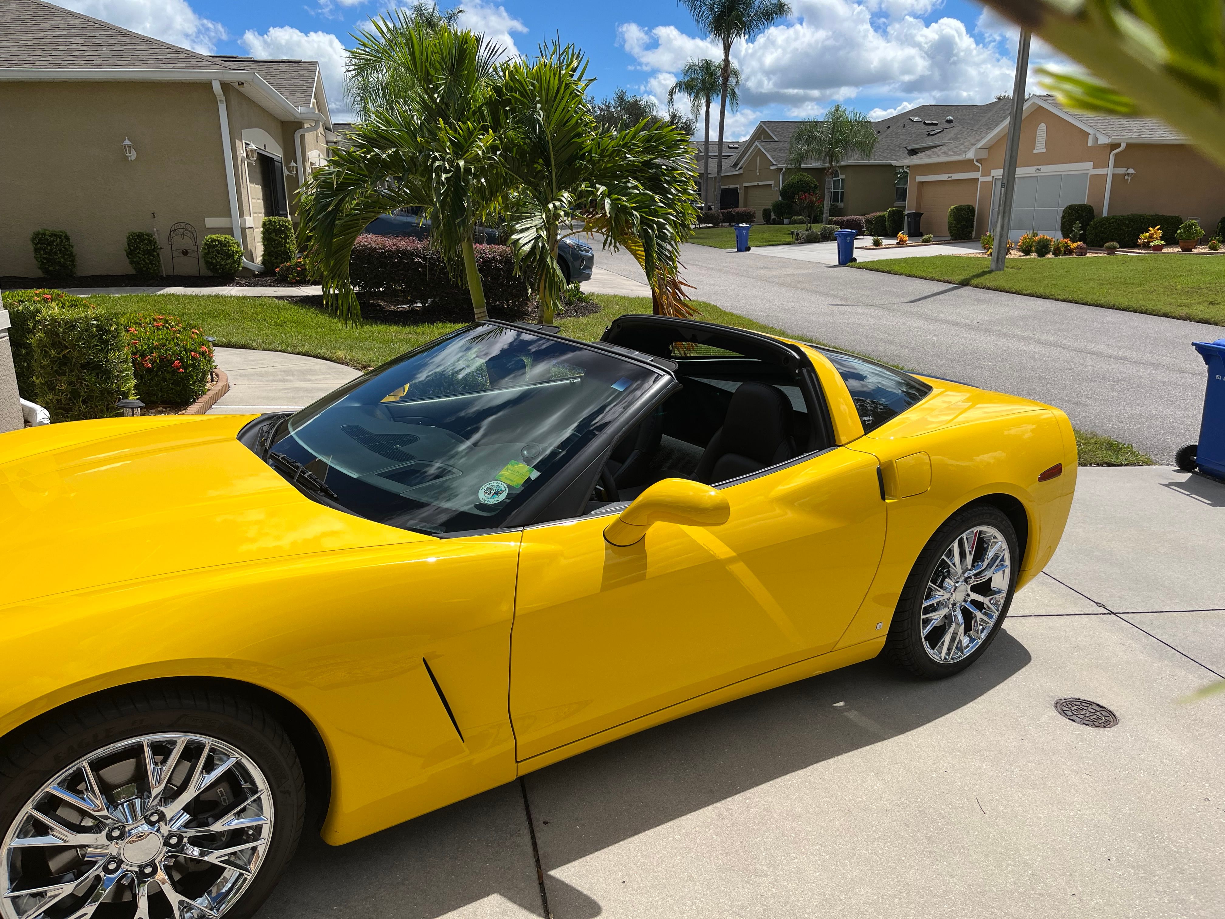 Used 2007 Chevrolet Corvette Coupe w/ Preferred Equipment Group RWD image 13
