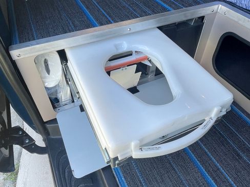 Used 2022 Mercedes-Benz Metris Long w/135 WB Van 3D image 8