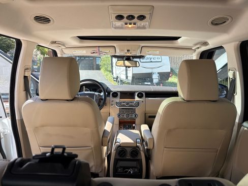 Used 2015 Land Rover LR4 HSE AWD/4WD image 13