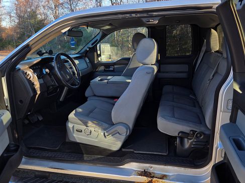 Used 2012 Ford F150 XLT w/ XLT Chrome Pkg image 9