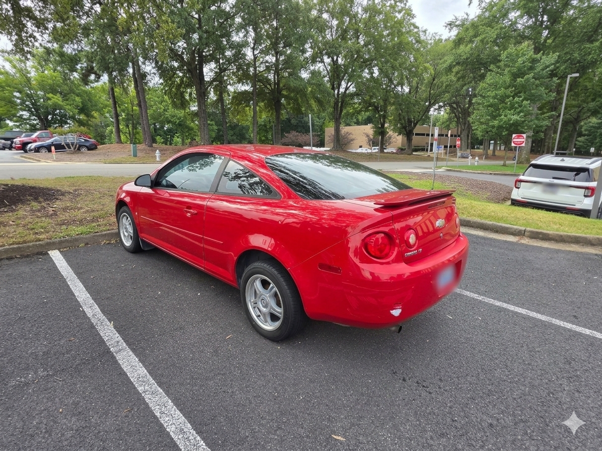 Used 2008 Chevrolet Cobalt LT FWD image 2