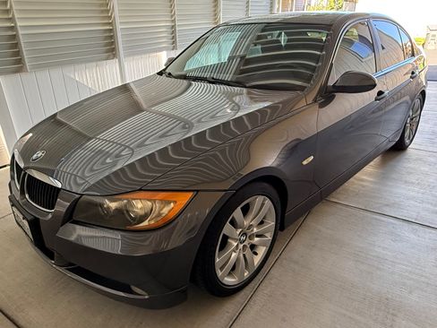 Used 2006 BMW 325i Sedan image 1