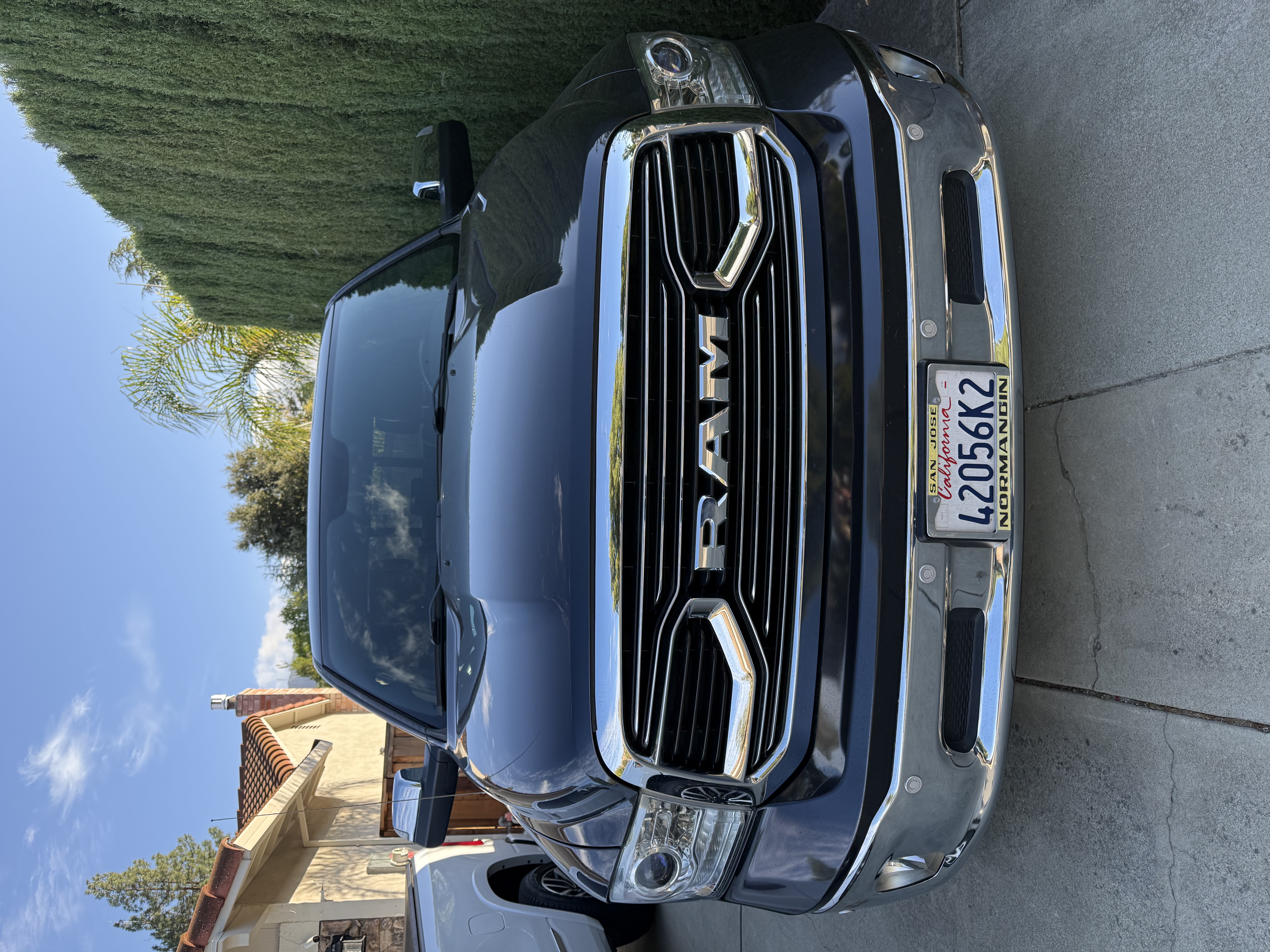 Used 2017 RAM 1500 Limited AWD/4WD image 2
