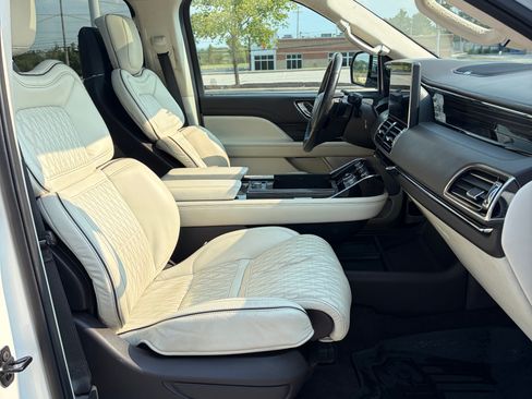 Used 2022 Lincoln Navigator L Black Label AWD/4WD image 25