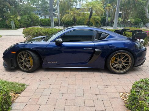 Used 2023 Porsche 718 Cayman GT4 RS RWD image 1