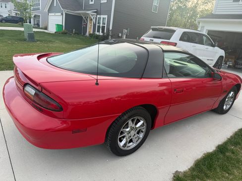 Used 2002 Chevrolet Camaro Z28 w/ Preferred Equipment Group 2 RWD image 11