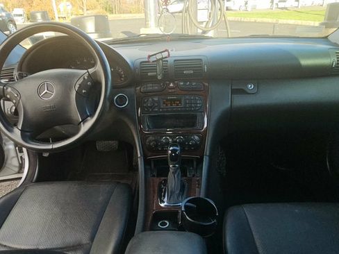 Used 2003 Mercedes-Benz C 240 Sedan image 12