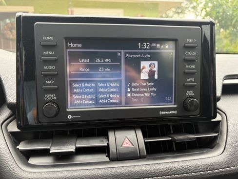 Used 2021 Toyota RAV4 XLE image 14