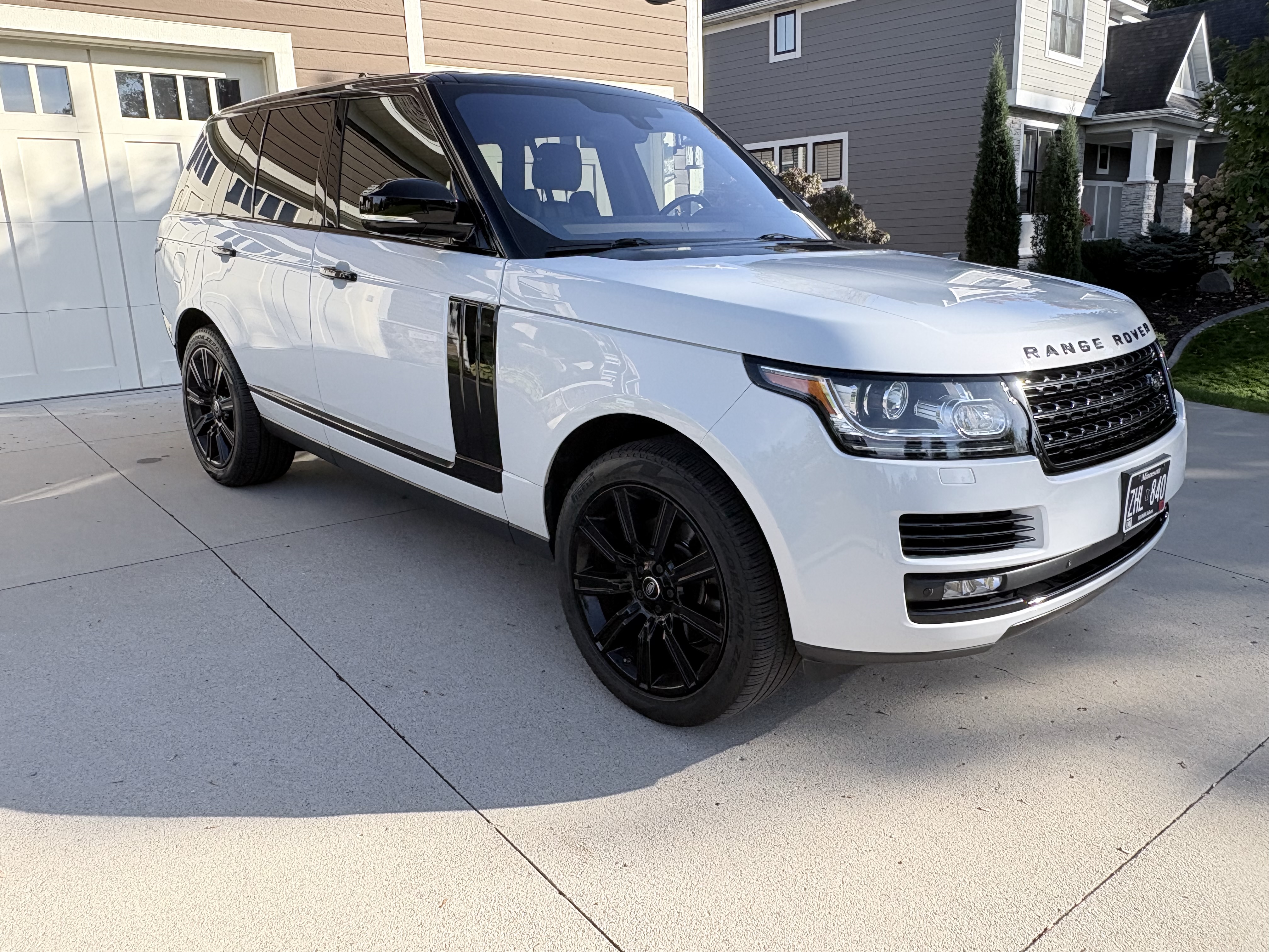 Used 2016 Land Rover Range Rover HSE AWD/4WD image 4