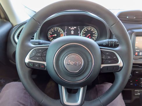 Used 2019 Jeep Renegade Latitude image 16