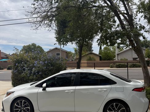 Used 2020 Toyota Corolla SE w/ Carpet Mat Package (TMS) FWD image 5