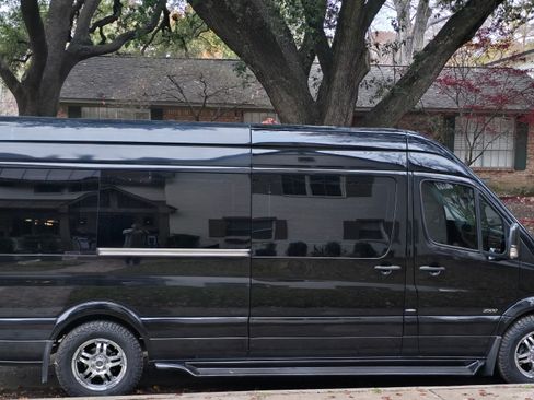 Used 2013 Mercedes-Benz Sprinter 2500 image 11