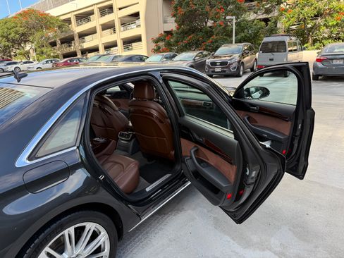 Used 2011 Audi A8 L 4.2 image 10