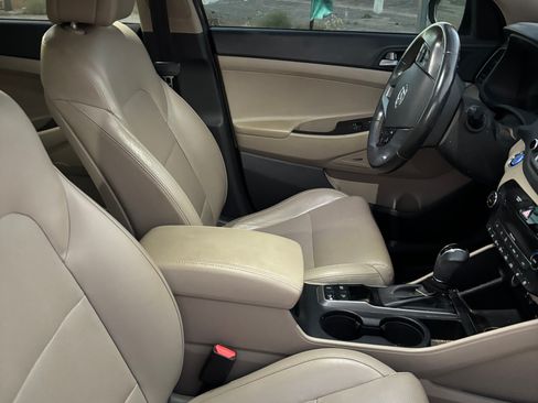 Used 2017 Hyundai Tucson Limited w/ Limited Ultimate Package 03 image 4