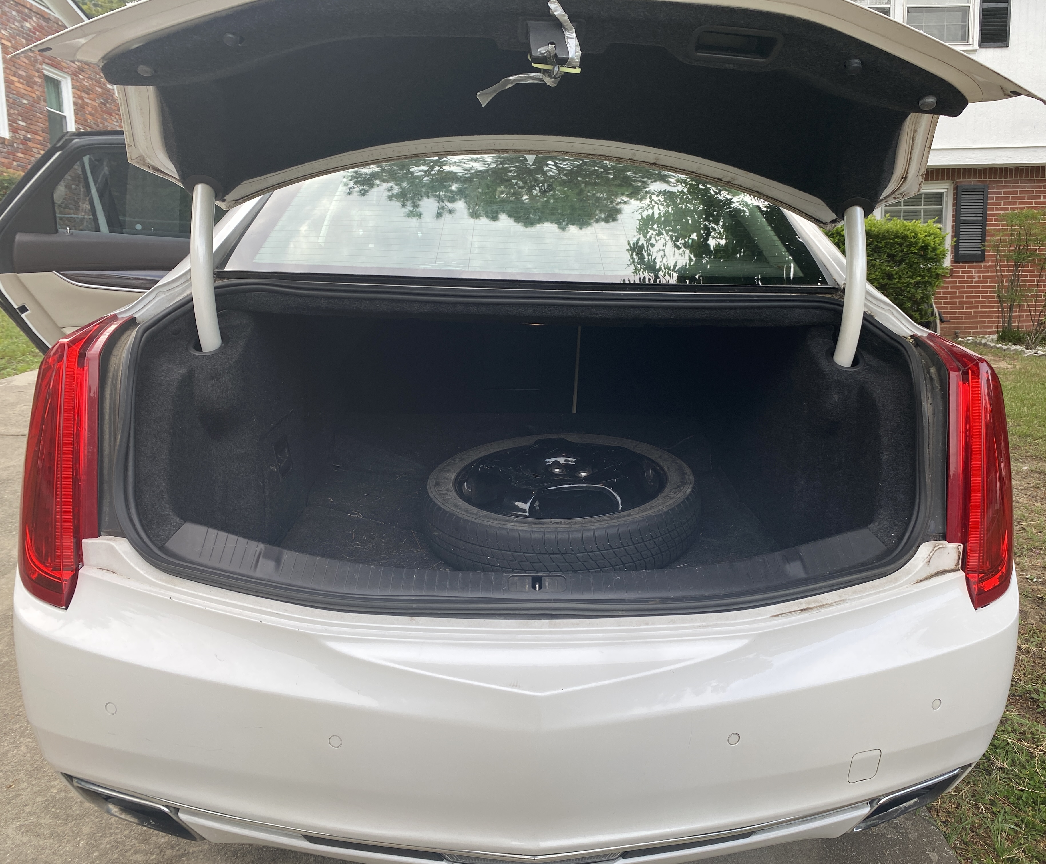 Used 2016 Cadillac XTS Luxury w/ Driver Awareness Package FWD image 21