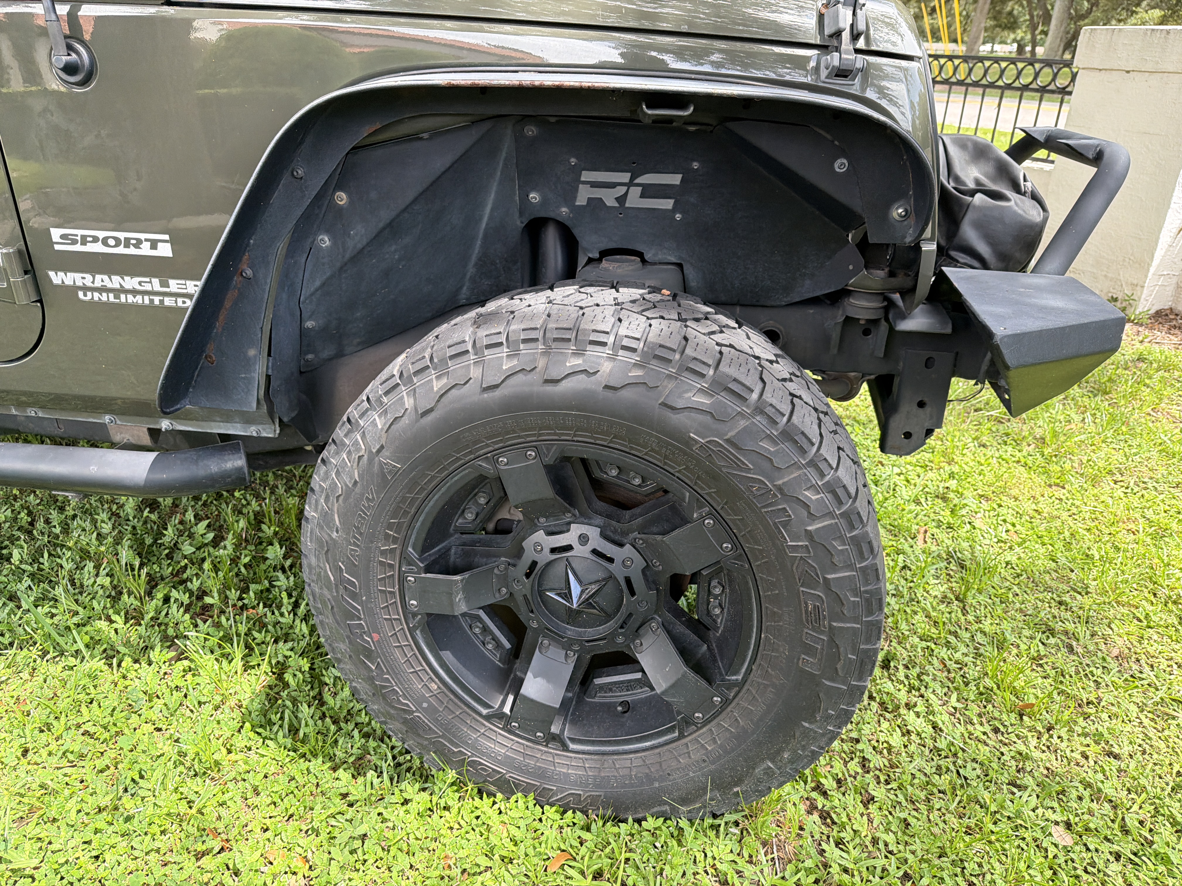 Used 2015 Jeep Wrangler Unlimited Sport w/ Quick Order Package 24S AWD/4WD image 2