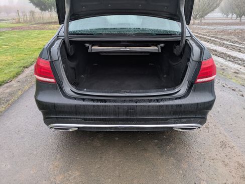 Used 2014 Mercedes-Benz E 250 BlueTEC Sedan image 5