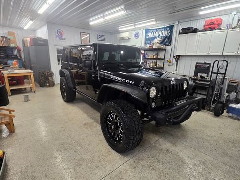 Used 2015 Jeep Wrangler Unlimited Rubicon image 6