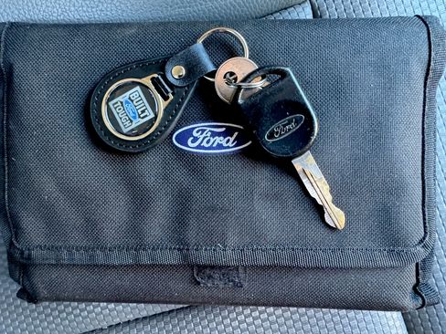 Used 2016 Ford F250 XL w/ XL Value Package image 4